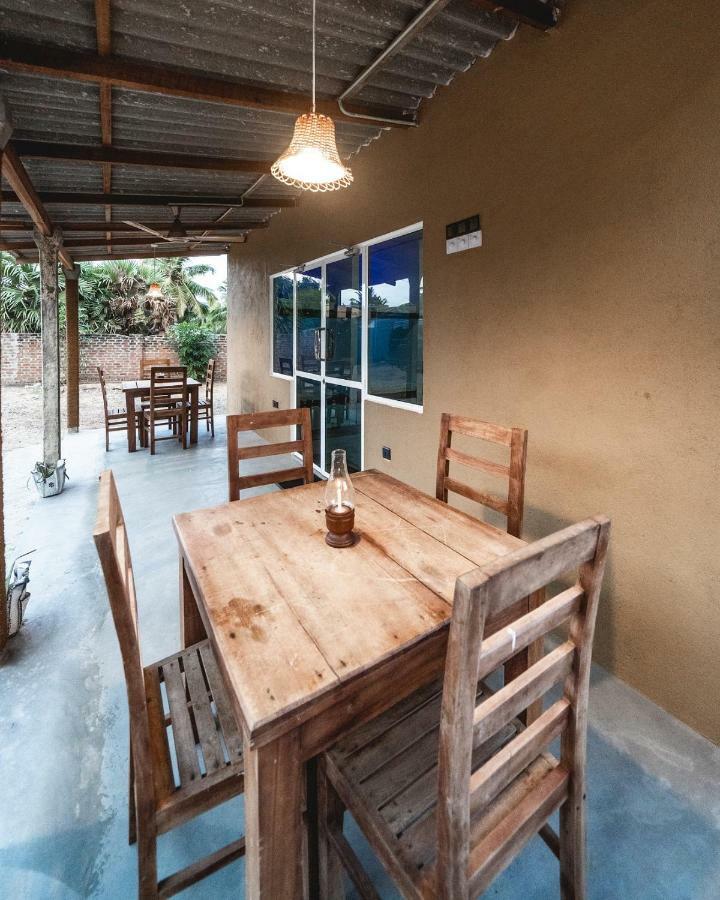 Alcatraz Hostel Arugam Bay Buitenkant foto